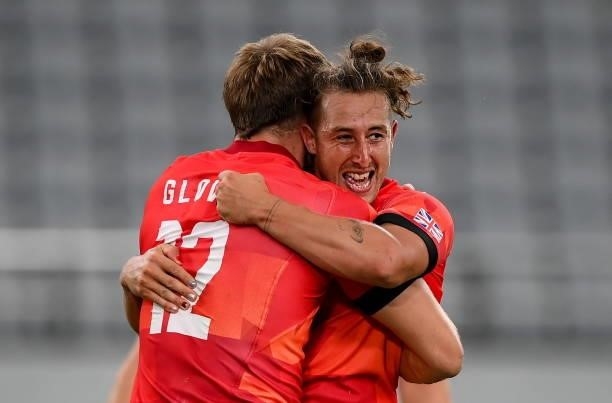 Tokyo , Japan - 27 July 2021; Dan Bibby and Harry Glover, left, of Great Britain celebrates following the Men's Rugby Sevens quarter-final match...