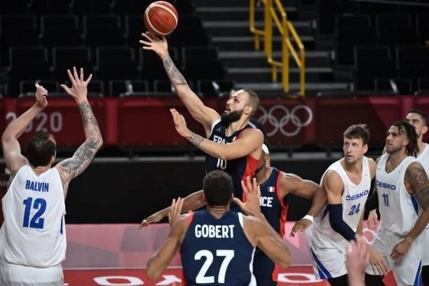 France's Evan Fournier goes to the basket past Czech Republic's Ondrej Balvin in the men's preliminary round group A basketball match between France...