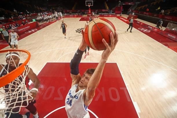 Czech Republic's Jan Vesely goes to the basket in the men's preliminary round group A basketball match between France and Czech Republic during the...