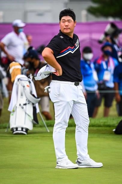 Sungjae Im of Team South Korea reacts on the 18th hole green during the first round of Mens Individual Stroke Play Golf on day six of the Tokyo 2020...