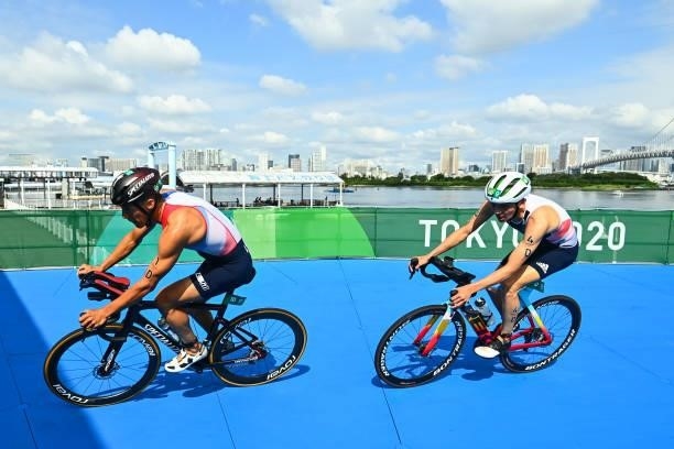 VIncent LUIS of France and Alex YEE of Great Britain during the Triathlon Mixed Relay at Odaiba Marine Park on July 31, 2021 in Tokyo, Japan.