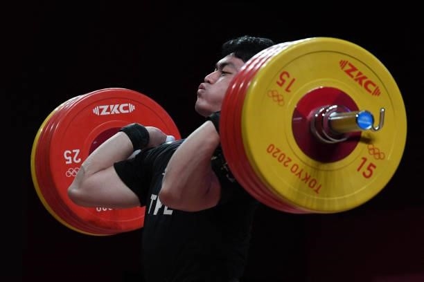 Taiwan's Chen Po-jen competes in the men's 96kg weightlifting competition during the Tokyo 2020 Olympic Games at the Tokyo International Forum in...