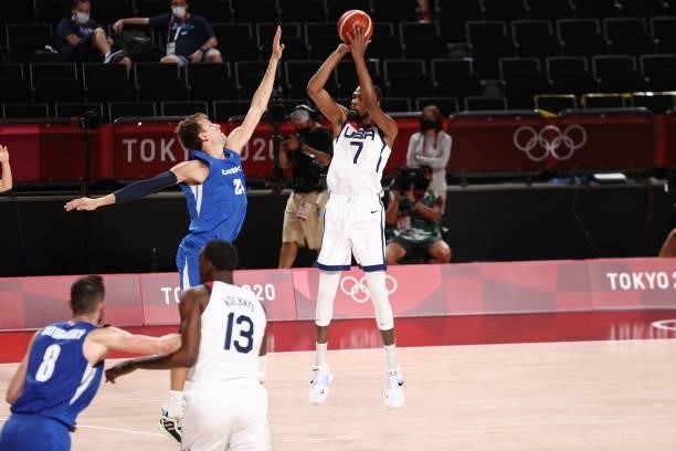 Kevin Durant of the USA Men's National Team shoots a three point basket during the game against the Czech Republic Men's National Team during the...