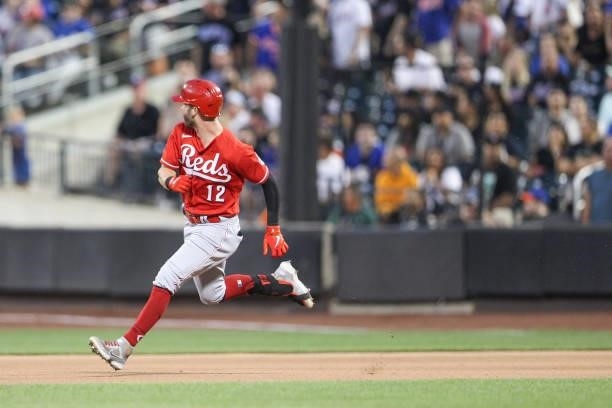 Tyler Naquin of the Cincinnati Reds runs to second during the game between the Cincinnati Reds and the New York Mets at Citi Field on Friday, July...