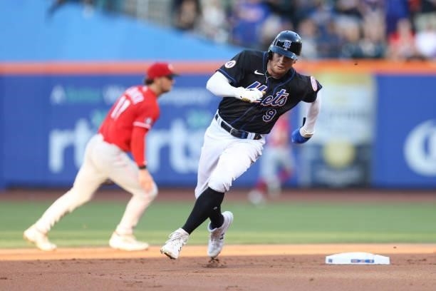 Brandon Nimmo of the New York Mets runs to third during the game between the Cincinnati Reds and the New York Mets at Citi Field on Friday, July 30,...