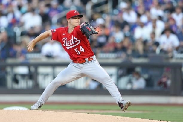 Sonny Gray of the Cincinnati Reds pitches during the game between the Cincinnati Reds and the New York Mets at Citi Field on Friday, July 30, 2021 in...
