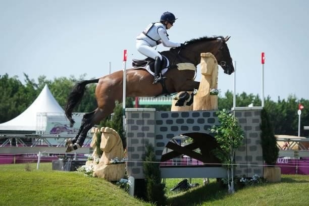 Laura Collett riding London 52 during the Eventing Cross Country Team and Individual at Sea Forest Cross-Country Course on August 1, 2021 in Tokyo,...