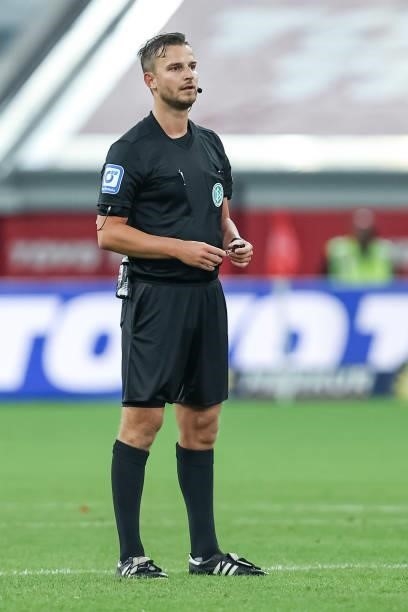 Referee Daniel Schlager looks on during the Second Bundesliga match between Fortuna Duesseldorf and SV Werder Bremen at Merkur Spiel-Arena on July...