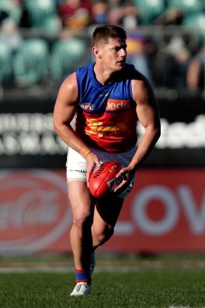 Dayne Zorko of the Lions in action during the 2021 AFL Round 20 match between the Hawthorn Hawks and the Brisbane Lions at UTAS Stadium on August 1,...