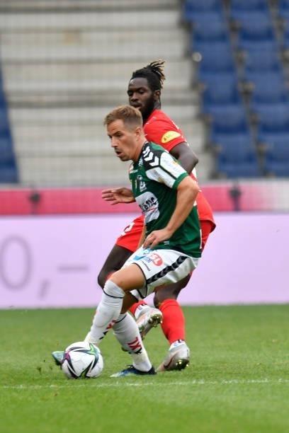 Stefan Nutz of Ried and Oumar Solet Bomawoko of Salzburg during the Admiral Bundesliga match between FC Red Bull Salzburg and SV Guntamatic Ried at...