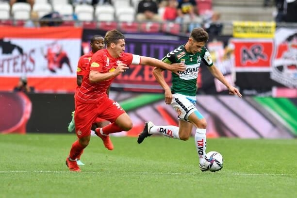Maximilian Woeber of Salzburg and Ante Bajic of Ried during the Admiral Bundesliga match between FC Red Bull Salzburg and SV Guntamatic Ried at Red...
