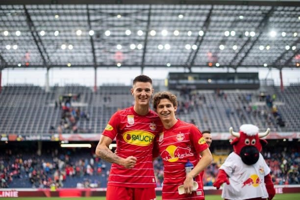 Benjamin Sesko and Brenden Aaronson of FC Red Bull Salzburg celebrates after the Admiral Bundesliga match between FC Red Bull Salzburg and SV Ried at...