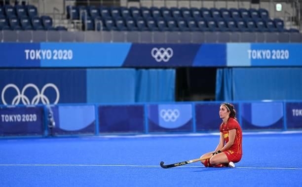 Spain's Julia Pons reacts after losing the penalty shoot-out to Britain after tying 2-2 in their women's quarter-final match of the Tokyo 2020...