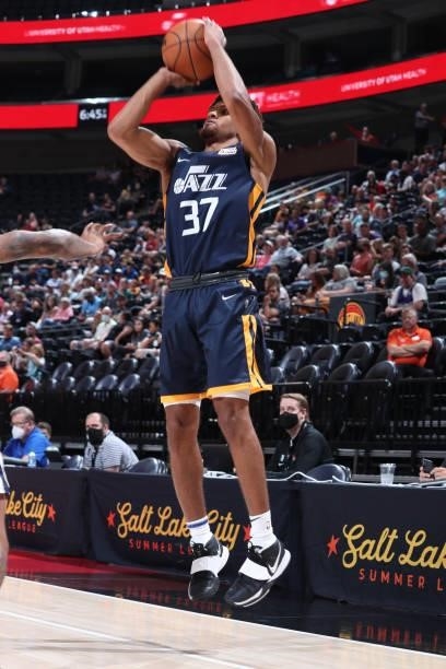 MaCio Teague of the Utah Jazz Blue shoots the ball against the Memphis Grizzlies during the 2021 Salt Lake City Summer League on August 3, 2021 at...