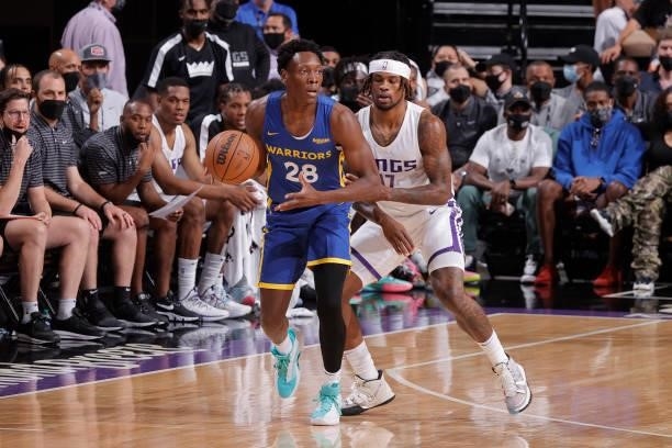 Scottie Lindsey of the Golden State Warriors handles the ball against the Sacramento Kings during the 2021 California Classic Summer League on August...
