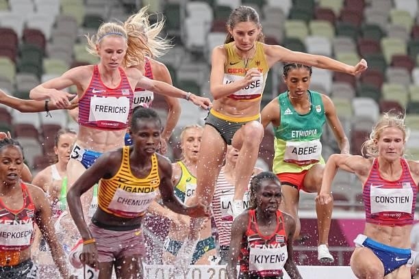 August 2021, Japan, Tokio: Athletics: Olympics, 3000m steeplechase, women, at the Olympic Stadium. Gesa Felicitas Krause from Germany in action....
