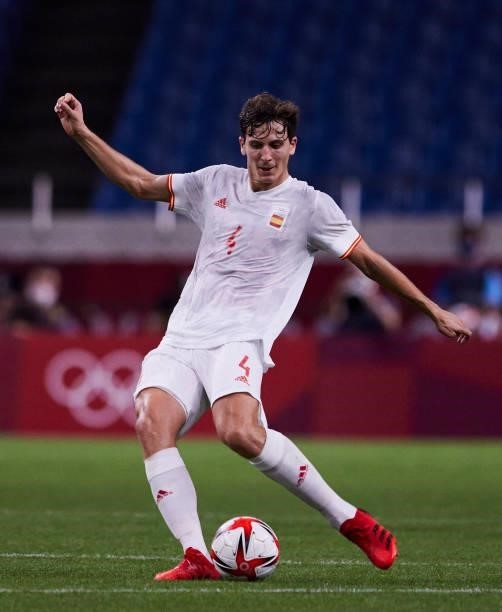 Pau Torres of Spain controls the ball during the Men's Football Semi-final Match between Japan and Spain at Saitama Stadium on August 3, 2021 in...