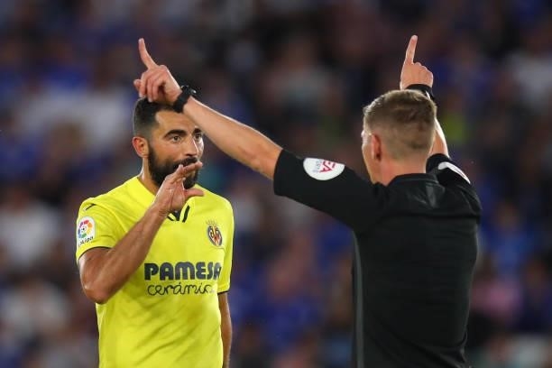 Raul Albiol of Villarreal CF speaks to Referee Matt Donohue during the Pre Season Friendly fixture between Leicester City and Villarreal at The King...