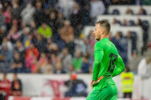 Goalkeeper Neto of FC Barcelona schaut during the Pre-Season Friendly Match between FC Red Bull Salzburg and FC Barcelona at Red Bull Arena on August...