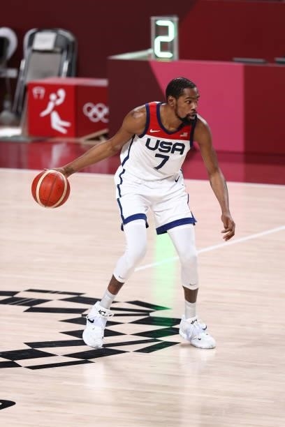 Kevin Durant of the USA Men's National Team handles the ball during the game against the France Men's National Team during the Gold Medal Game of the...