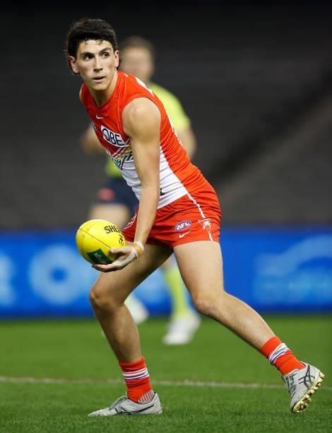 Justin McInerney of the Swans in action during the 2021 AFL Round 21 match between the St Kilda Saints and the Sydney Swans at Marvel Stadium on...