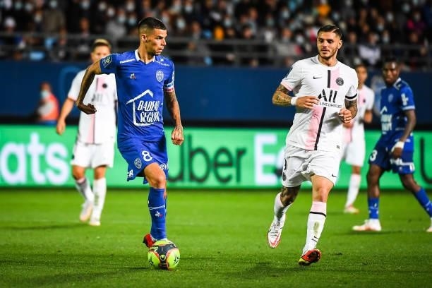 Jimmy GIRAUDON of ESTAC Troyes and Mauro ICARDI of PSG during the Ligue 1 football match between Troyes and Paris at Stade de l'Aube on August 7,...