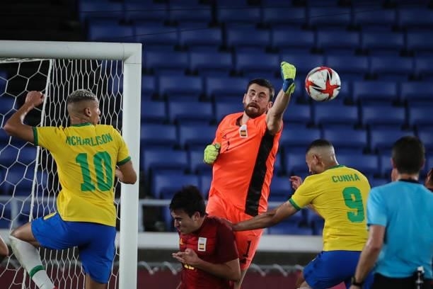 Unai SIMON the goalkeeper of Team Spain saving the goal during The match between Brazil and Spain on day Fifteenth of the Tokyo 2020 Olympic Games at...