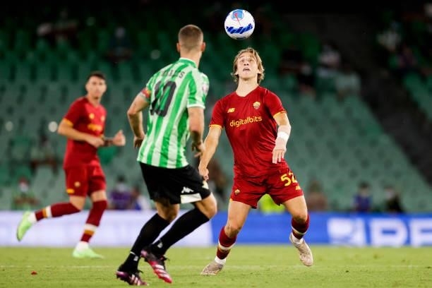 Sergio Canales of Real Betis, Edoardo Bove of AS Roma during the Club Friendly match between Real Betis Sevilla v AS Roma at the Estadio Benito...