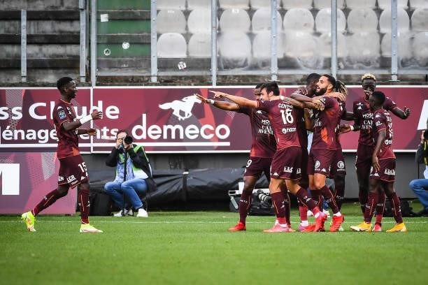 Matthieu UDOL of Metz celebrate his goal with teammates during the Ligue 1 football match between Metz and Lille at Stade Saint-Symphorien on August...