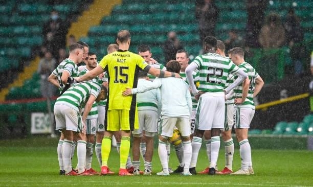 The Celtic players at full time during a cinch Premiership match between Celtic and Dundee at Celtic Park, on August 08 in Glasgow, Scotland.