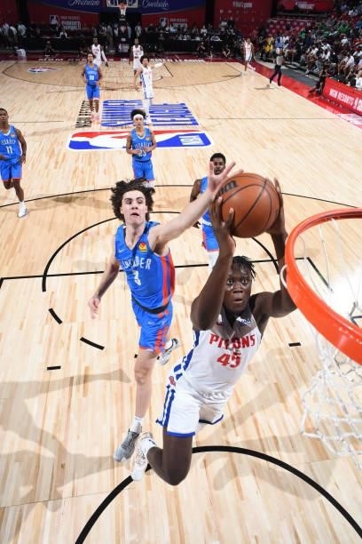Sekou Doumbouya of the Detroit Pistons drives to the basket against the Oklahoma City Thunder during the 2021 Las Vegas Summer League on August 8,...