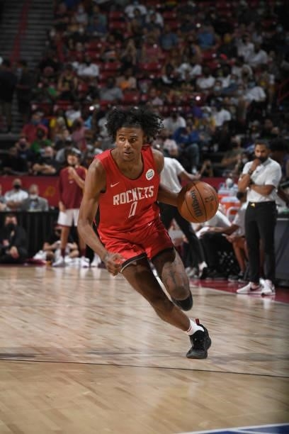 Jalen Green of the Houston Rockets dribbles the ball against the Cleveland Cavaliers during the 2021 Las Vegas Summer League on August 8, 2021 at the...
