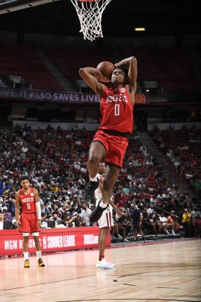 Jalen Green of the Houston Rockets drives to the basket against the Cleveland Cavaliers during the 2021 Las Vegas Summer League on August 8, 2021 at...