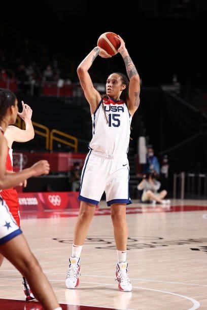 Brittney Griner of the USA Women's National Team shoots the ball against the Japan Women's National Team during the Gold Medal Game of the 2020 Tokyo...