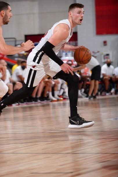 Micah Potter of the Miami Heat dribbles during the game against the Denver Nuggets during the 2021 Las Vegas Summer League on August 8, 2021 Cox...