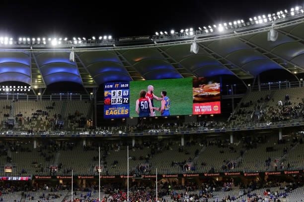The 4th quarter lasts 59 minutes and 28 seconds after the weather stoppage during the 2021 AFL Round 21 match between the West Coast Eagles and the...