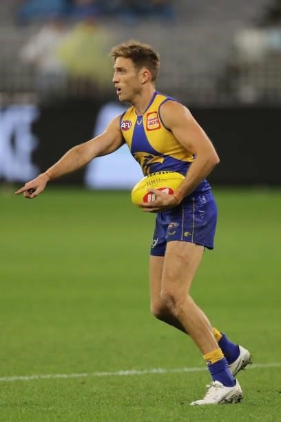 Brad Sheppard of the Eagles points to the mark during the 2021 AFL Round 21 match between the West Coast Eagles and the Melbourne Demons at Optus...