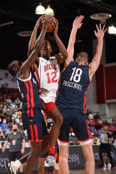 Ayo Dosunmu of the Chicago Bulls drives to the basket during the 2021 Las Vegas Summer League on August 9, 2021 at the Cox Pavilion in Las Vegas,...
