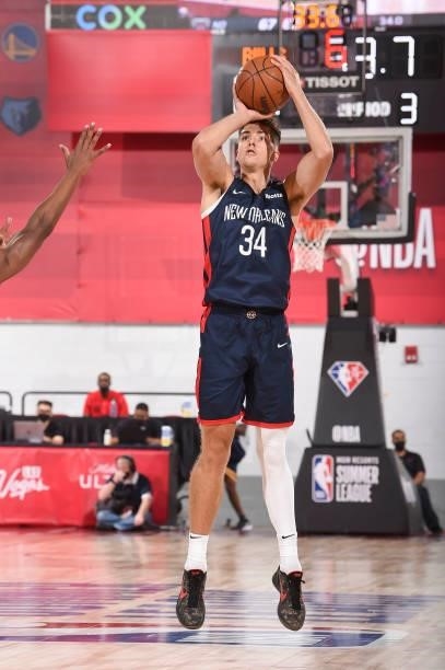 Daulton Hommes of the New Orleans Pelicans shoots the ball during the 2021 Las Vegas Summer League on August 9, 2021 at the Cox Pavilion in Las...