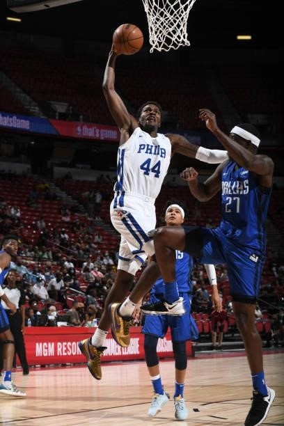 Paul Reed of the Philadelphia 76ers drives to the basket during the game against the Dallas Mavericks during the 2021 Las Vegas Summer League on...