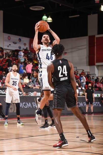 John Konchar of the Memphis Grizzlies drives to the basket during the 2021 Las Vegas Summer League on August 9, 2021 at the Cox Pavilion in Las...