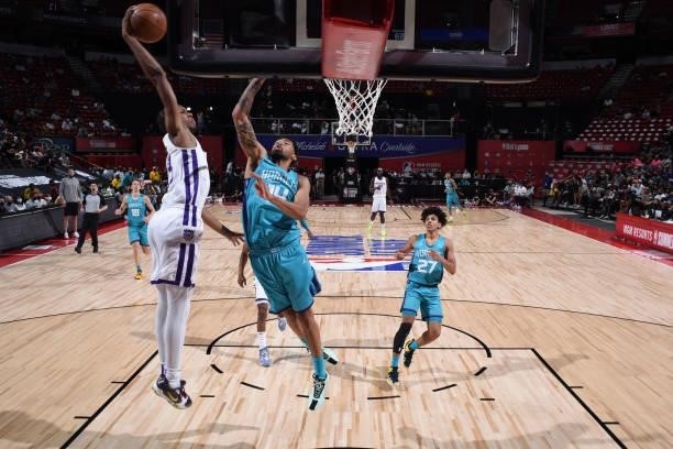 Louis King of the Sacramento Kings dunks the ball during the game against the Charlotte Hornets during the 2021 Las Vegas Summer League on August 9,...