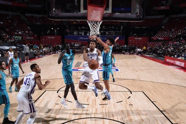 Jahmius Ramsey of the Sacramento Kings drives to the basket during the game against the Charlotte Hornets during the 2021 Las Vegas Summer League on...