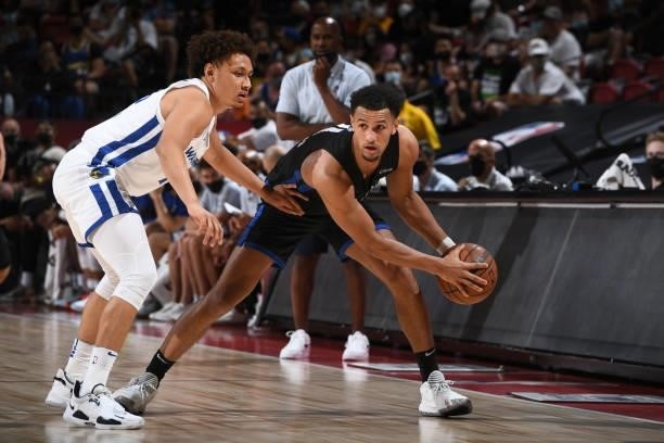 Jalen Suggs of the Orlando Magic handles the ball against the Golden State Warriors during the 2021 Las Vegas Summer League on August 9, 2021 at the...