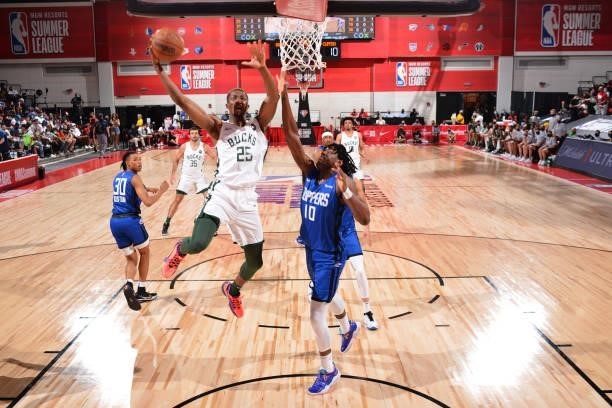 Mamadi Diakite of the Milwaukee Bucks drives to the basket against the LA Clippers during the 2021 Las Vegas Summer League on August 9, 2021 at the...