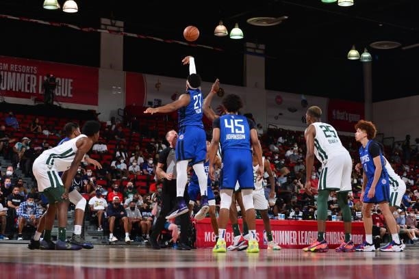 Isaiah Hicks of the LA Clippers jumps for the tip against the Milwaukee Bucks during the 2021 Las Vegas Summer League on August 9, 2021 at the Cox...