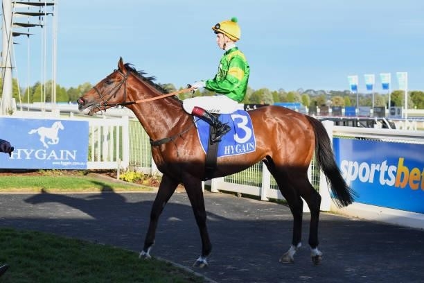 Taramansour ridden by Fred Kersley returns to the mounting yard after winning the Hygain Winners Choice BM64 Handicap at Sportsbet-Ballarat Synthetic...