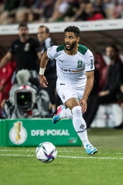 Keanan Bennetts of Borussia Moenchengladbach in action during the first Round DFB-Cup match between 1. FC Kaiserslautern and Borussia...