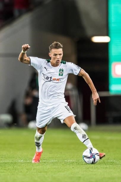 Hannes Wolf of Borussia Moenchengladbach in action during the first Round DFB-Cup match between 1. FC Kaiserslautern and Borussia Moenchengladbach at...
