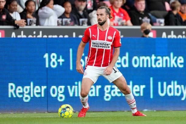 Davy Propper of PSV during the UEFA Champions League match between FC Midtjylland v PSV at the Arena Herning on August 10, 2021 in Herning Denmark